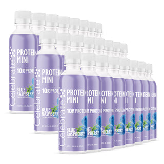 Várias garrafas de Celebrate Proteína Mini com sabor Blue Raspberry sobre um fundo branco